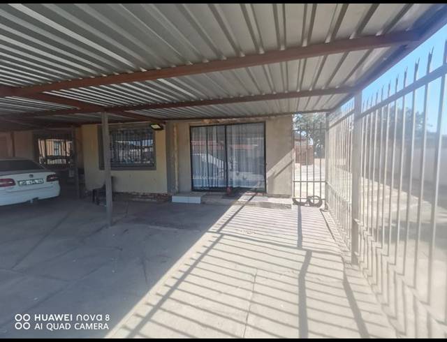 3 BEDROOM HOUSE FOR SALE IN SOSHANGUVE FF